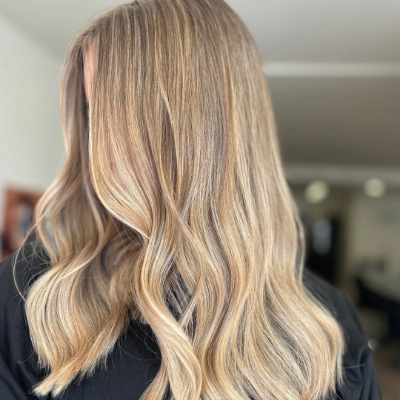 Lived-In Dreamy Blonde Colour